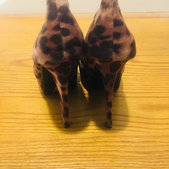 Cheetah print heels - Picture 3 of 3